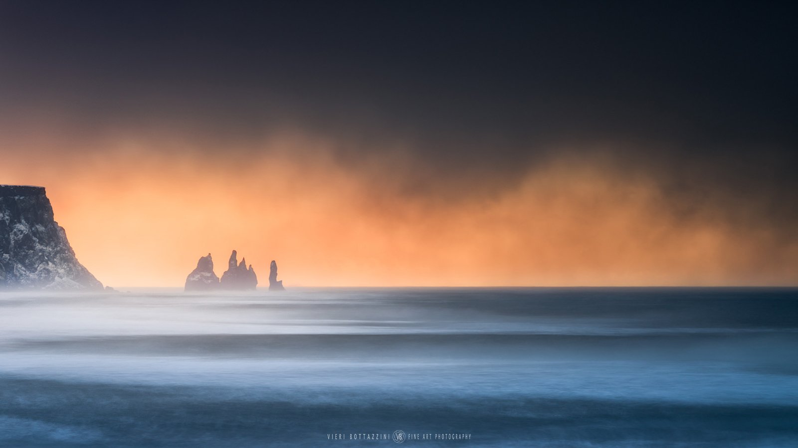 Reynisfjara Beach (Iceland)